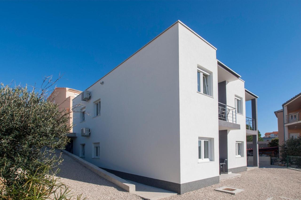 Apartments Osti ロゴズニッツァ エクステリア 写真