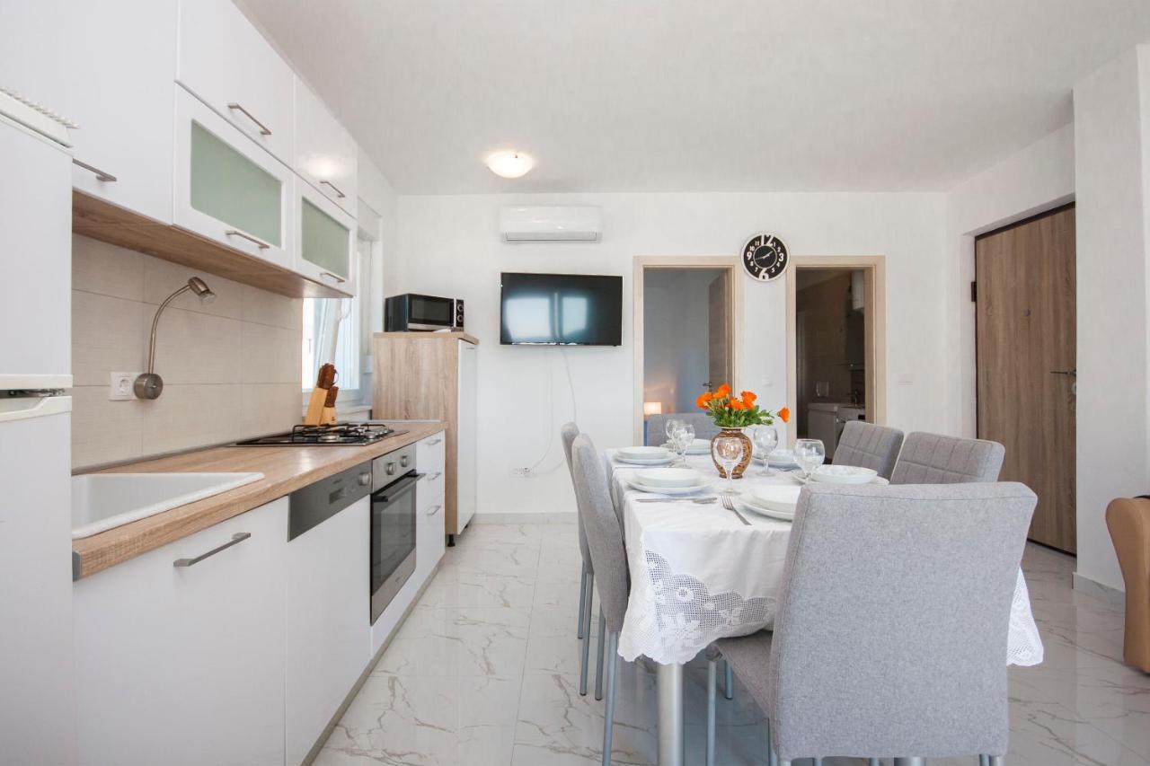 Apartments Osti ロゴズニッツァ エクステリア 写真