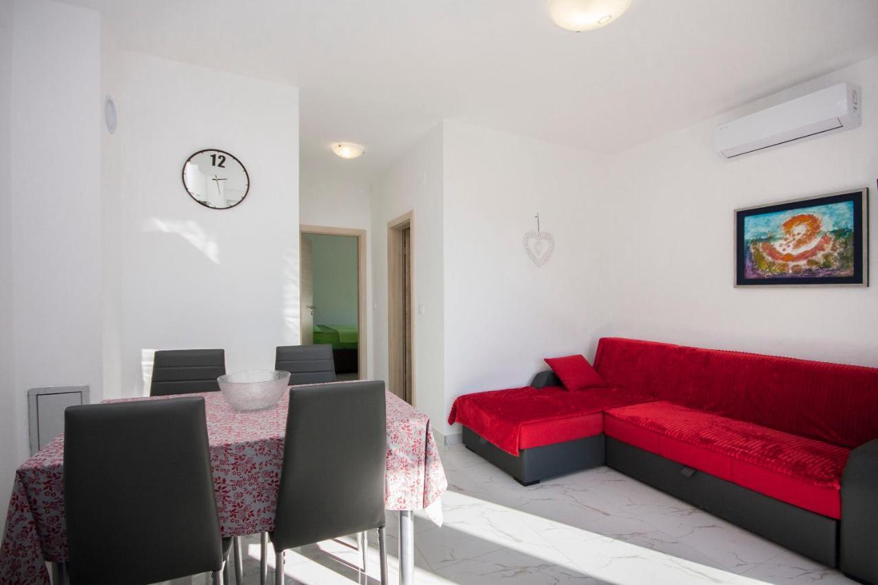 Apartments Osti ロゴズニッツァ エクステリア 写真